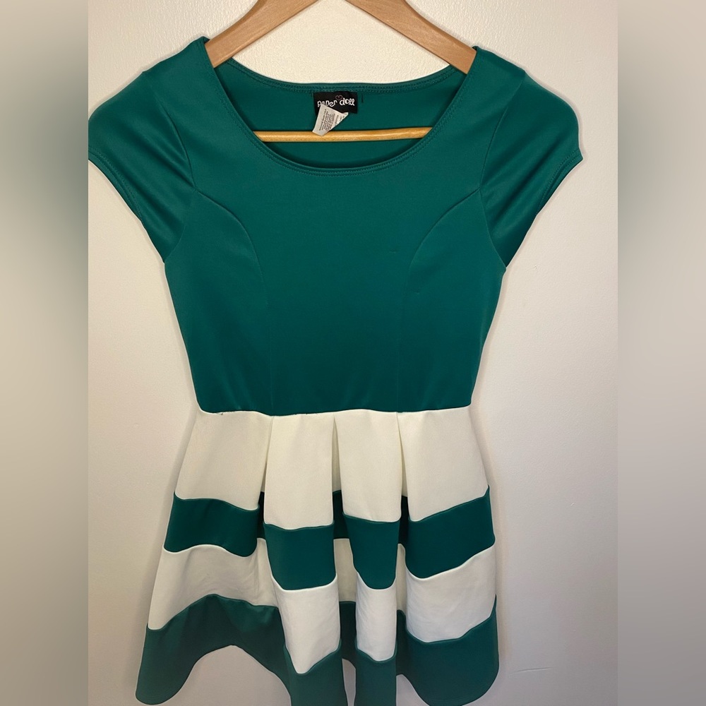 Wide striped green and white dress size 12 girls